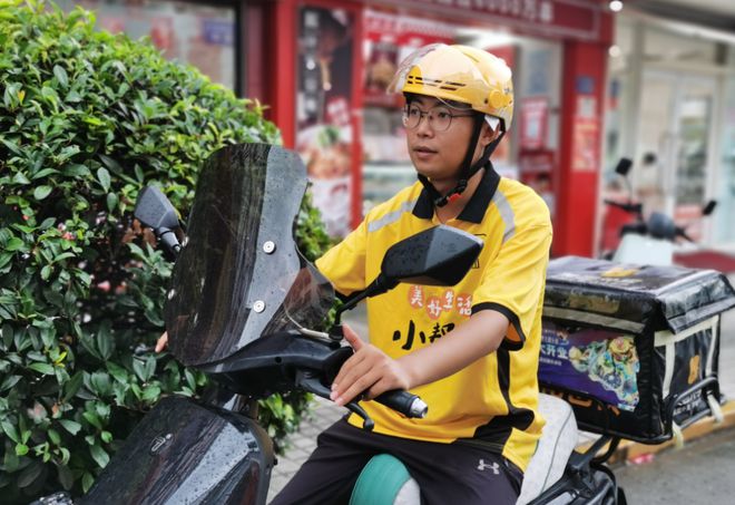 机支架交警：不是为难大家是为了安全凯发k8网站登录电动车不允许安装手